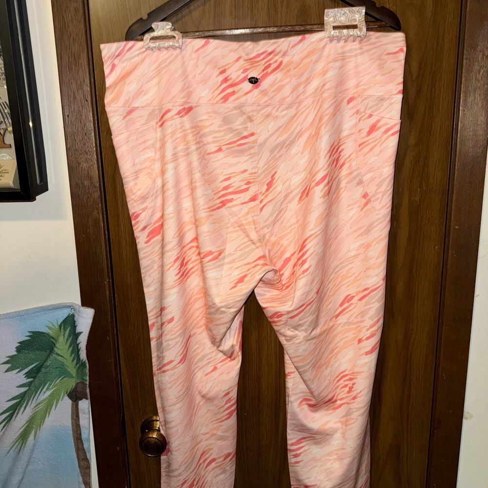 Tahari Pink Patterned Leggings